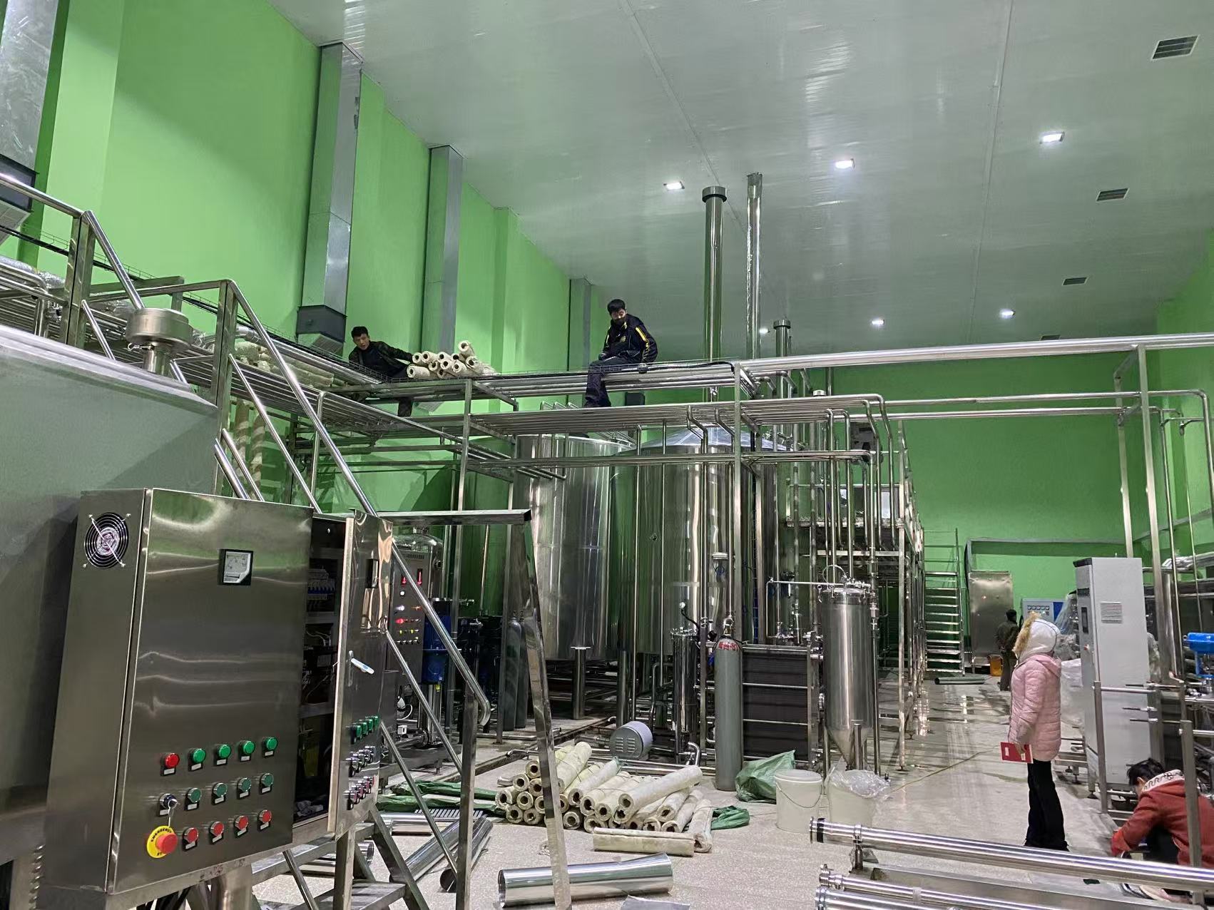 藤县精酿啤酒设备厂—精酿啤酒设备制造:传承工艺与创新科技的交融